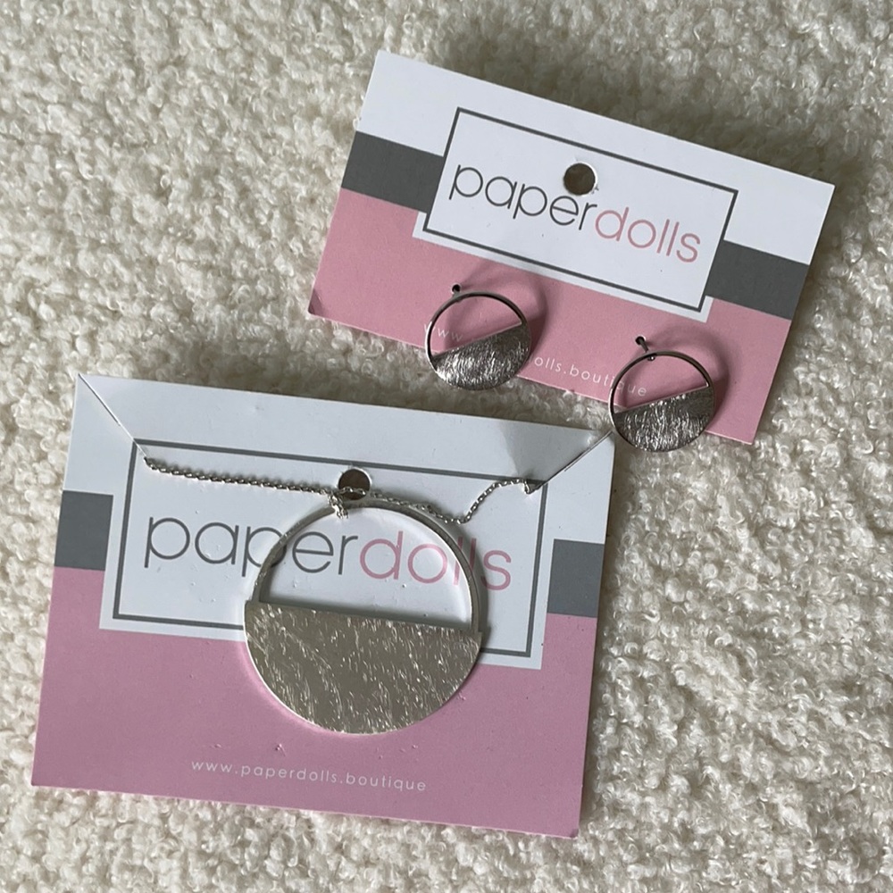 Silver Paperdolls matching necklace & earrings